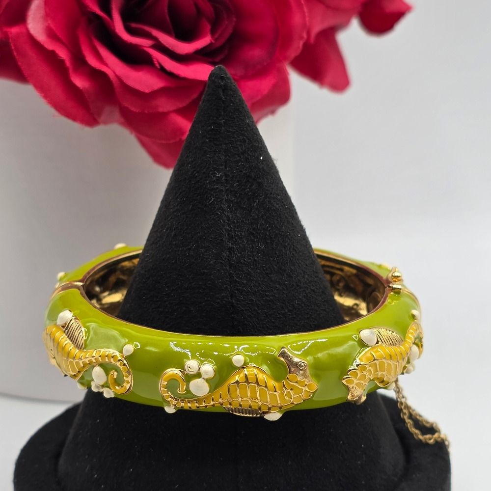 J.Crew Lime Green Enamel Seahorse Hinged Bangle Bracelet Gold Tone Nautical‎